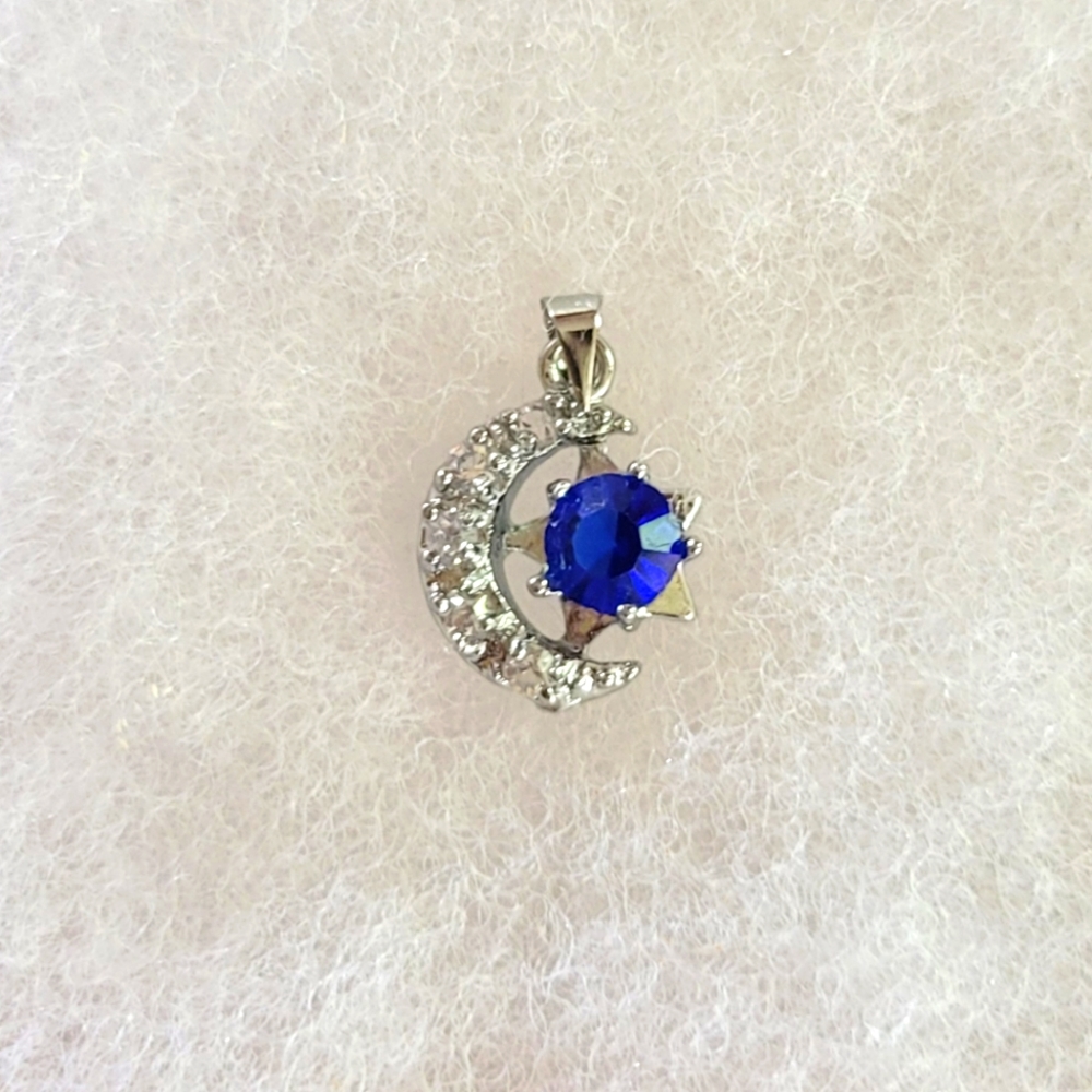 BLUE SAPPHIRE  CRESCENT 🌙 MOON ZIRCON SILVER PENDANT
